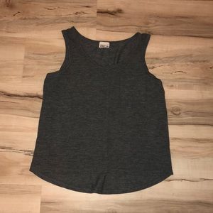 I’m selling a grey tank top